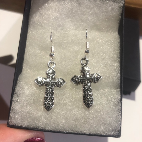 1” Celtic Cross Earrings Sterling Silver plated - Picture 5 of 5